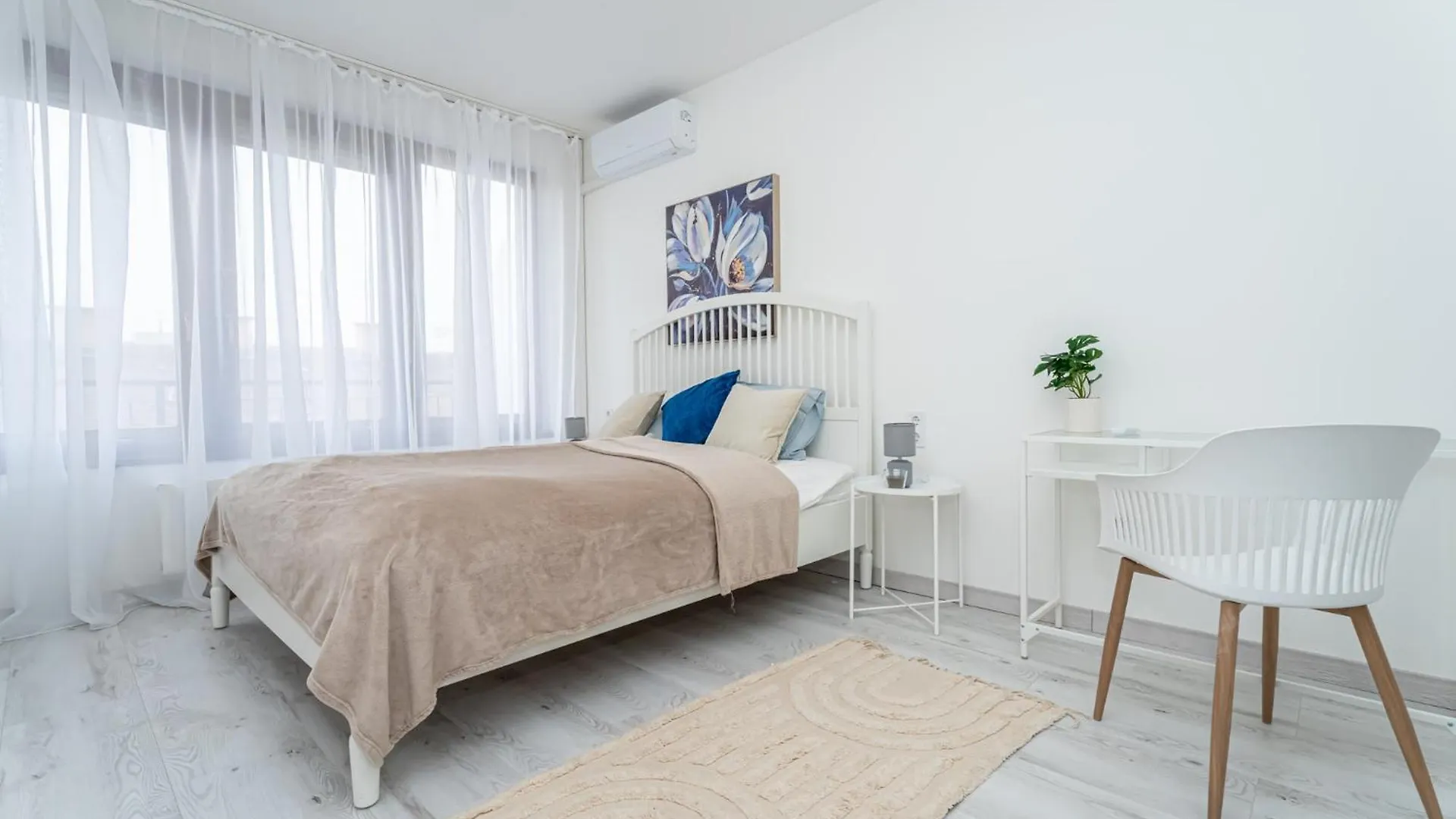 Luxy Hollo Gozsdu Court Apartment Budapest