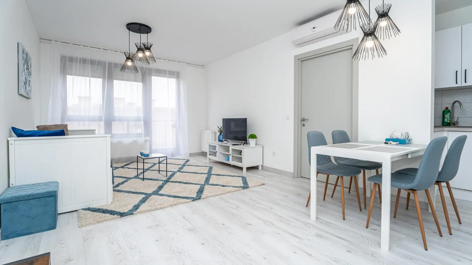 Luxy Hollo Gozsdu Court Apartment Budapest